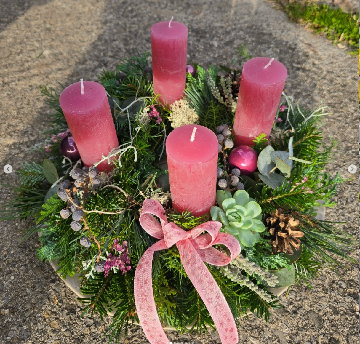 Adventskranz in Pink - Floristik vom Hofladen Hofrüti in Horw